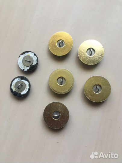 Керамические пуговицы гдр, (19 и23мм)
