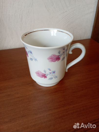 Чашки фарфоровые