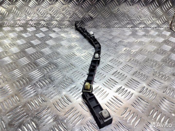 Крепление бампера заднее левое Honda Accord 7 CL