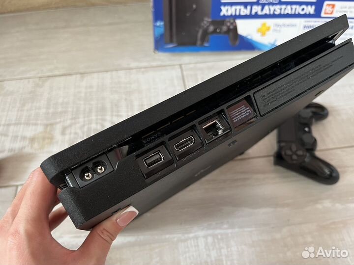 Sony PlayStation 4 Slim