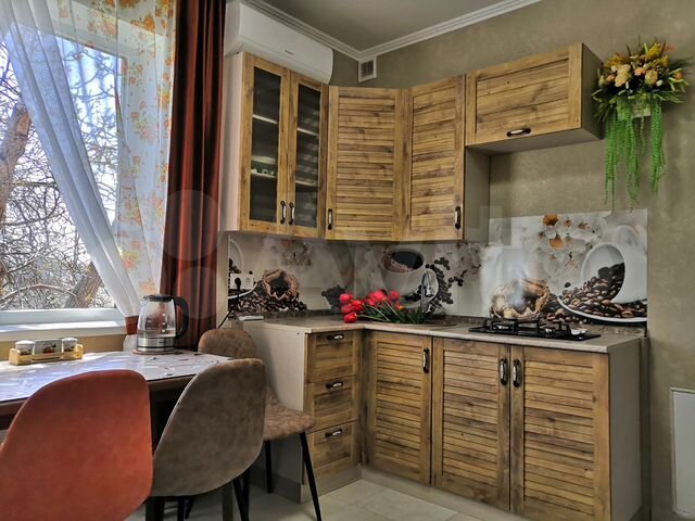 Комната 35 м², 1/2 эт.