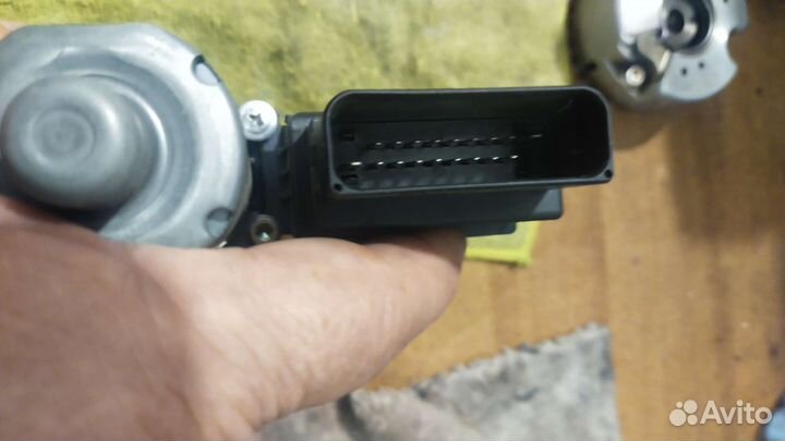 Моторчик стеклоподъемника задний правый Ауди Фольц