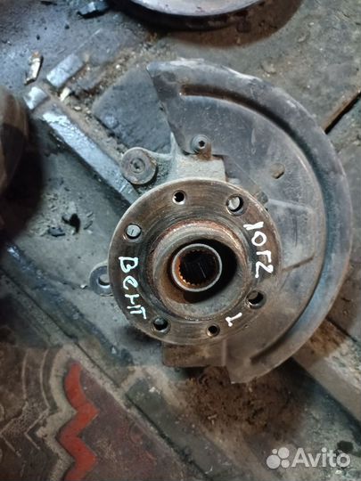 Левый поворотный кулак Renault Logan 2