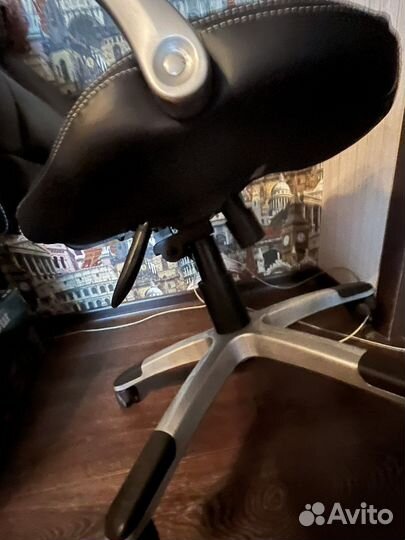 Кресло руководителя кожаное