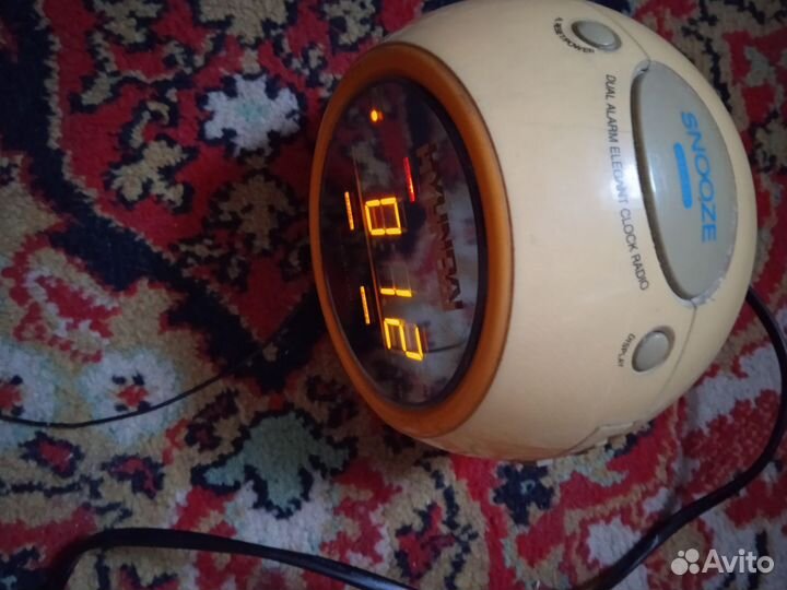 Часы будильник