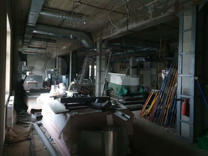 Здание, 3000 м²