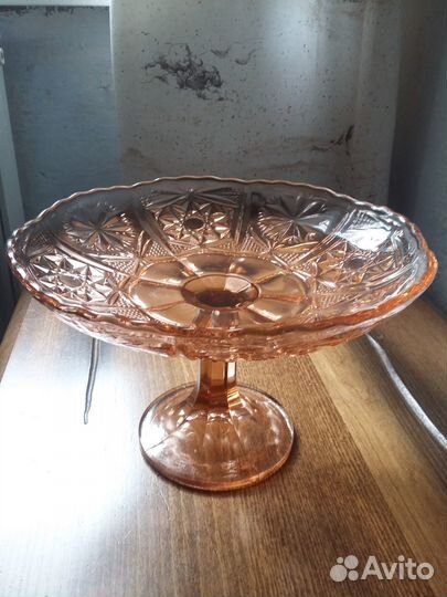 Старинные вазы, рюмки, бокалы. Стекло из СССР