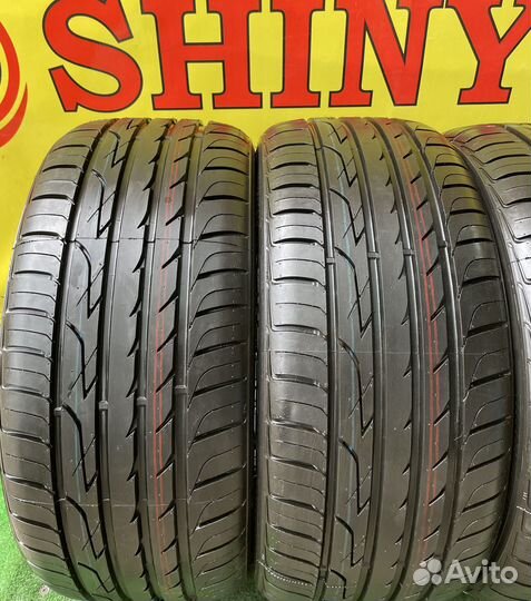 Three-A P606 235/45 R17 97W