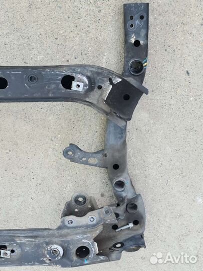 Передний подрамник Mercedes W205/W213