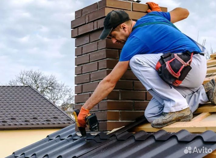 Бригада строителей, кровельные работы