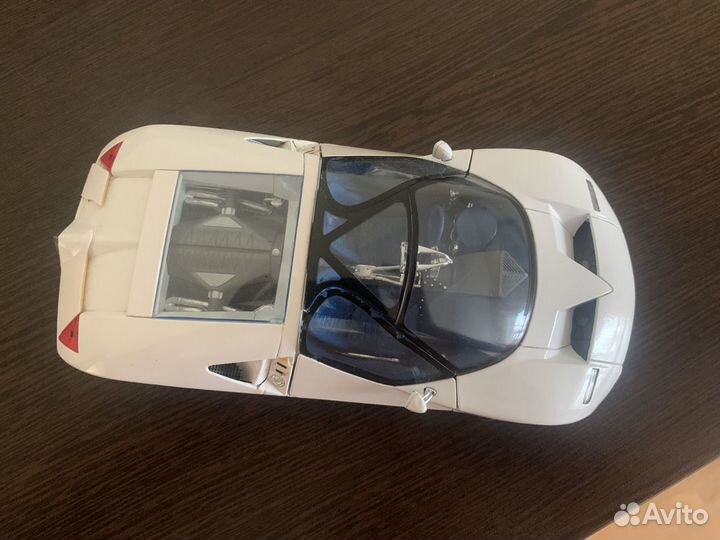 Коллекционная модель Ford gt 90