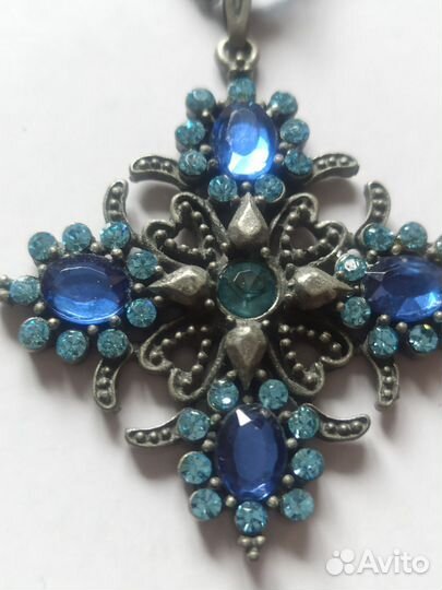 Бижутерия. Подвеска на цепочке