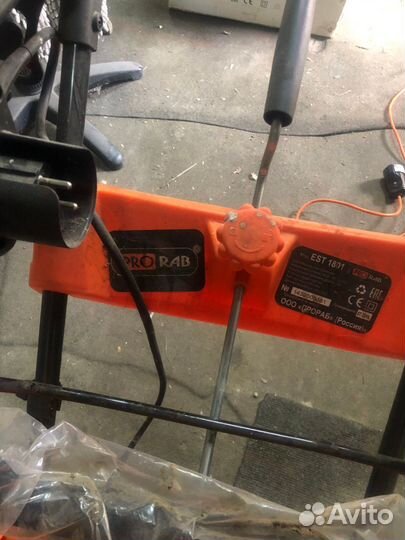 Снегоуборщик электрический