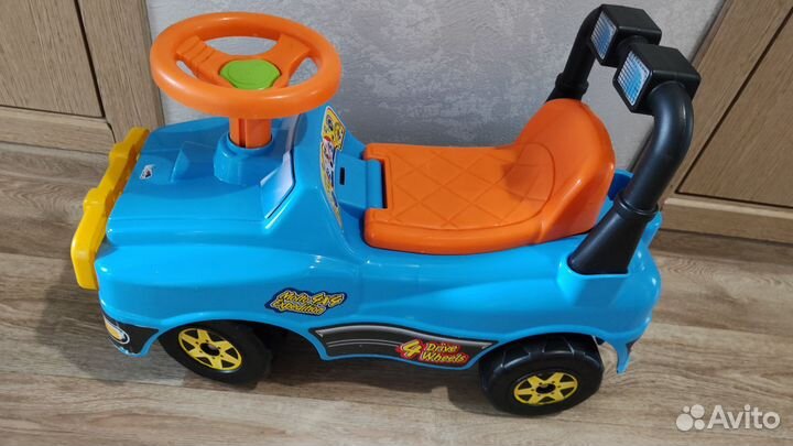 Машинка-каталка, толокар