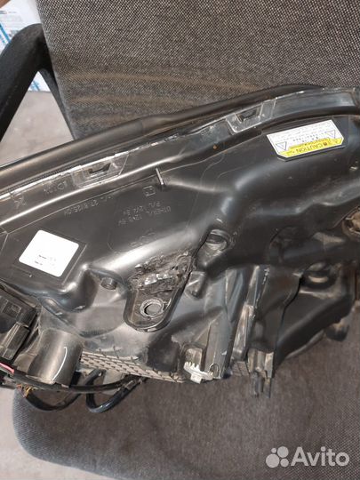 Продам фару переднюю левую Toyota Vellfire 30