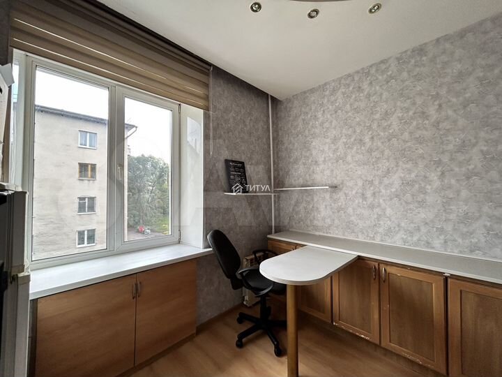 2-к. квартира, 55 м², 3/3 эт.