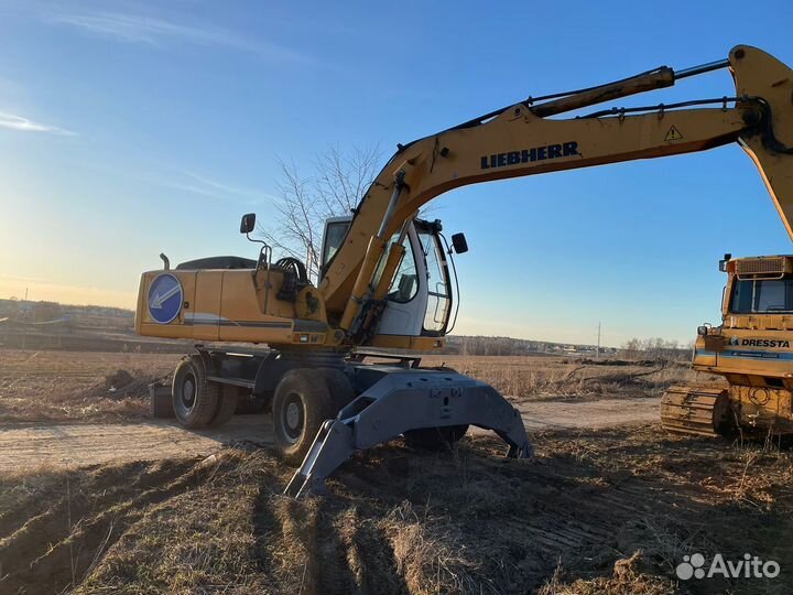 Колёсный экскаватор Liebherr A 904 Litronic, 2011