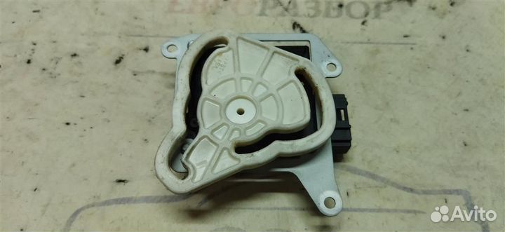 Моторчик заслонки печки Audi A8 D3 4E 2004-2010