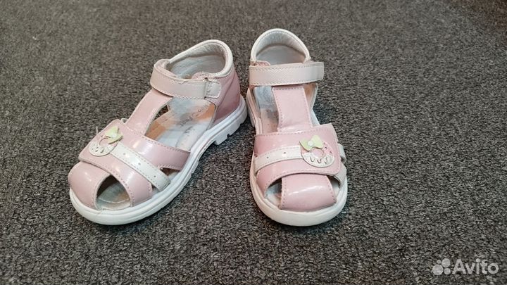 Продам детскую обувь