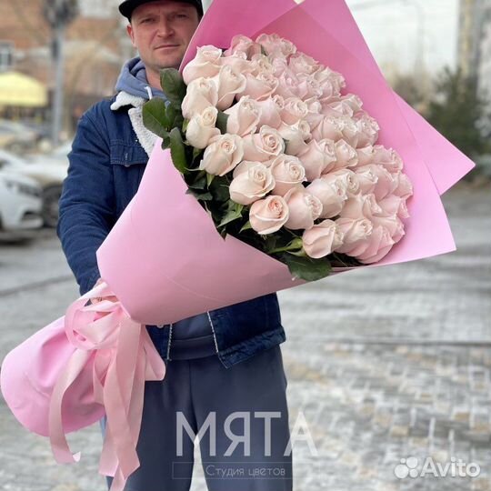 51 роза 80 см розовая Эквадор