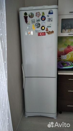 Холодильник бу indesit