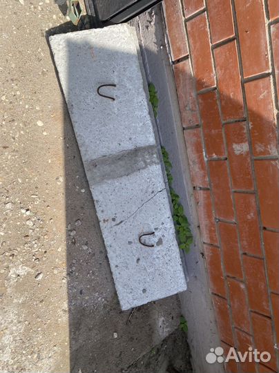Отдам даром даром стекло, бетонная ступень 3 шт