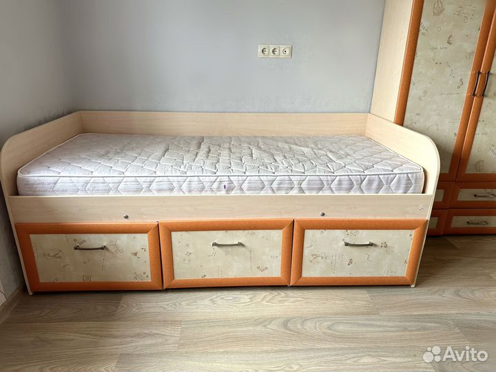 Детская подростковая мебель комплект