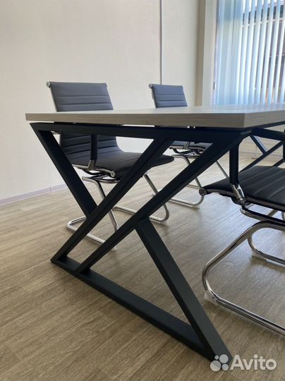 Стол лофт для переговорной на заказ