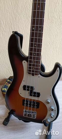 Бас гитара Fender american precision deluxe