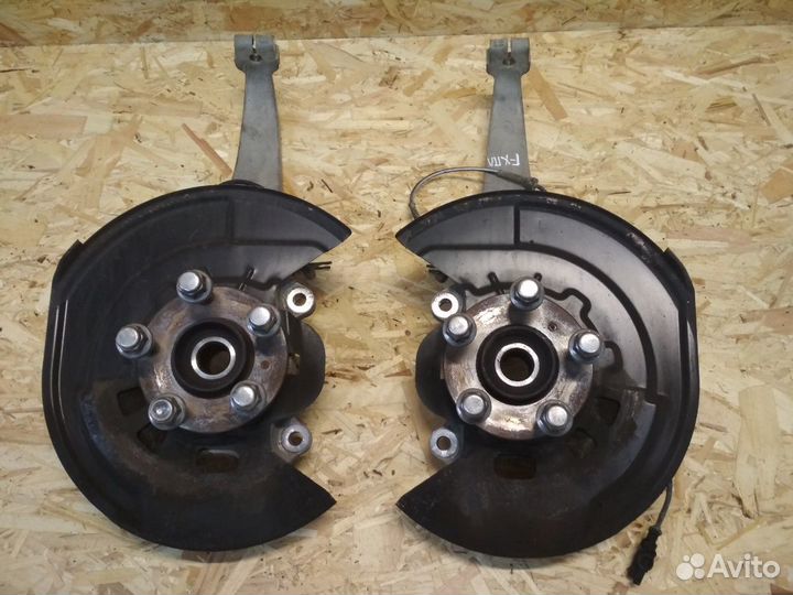 Кулак поворотный правый Инфинити фх 37