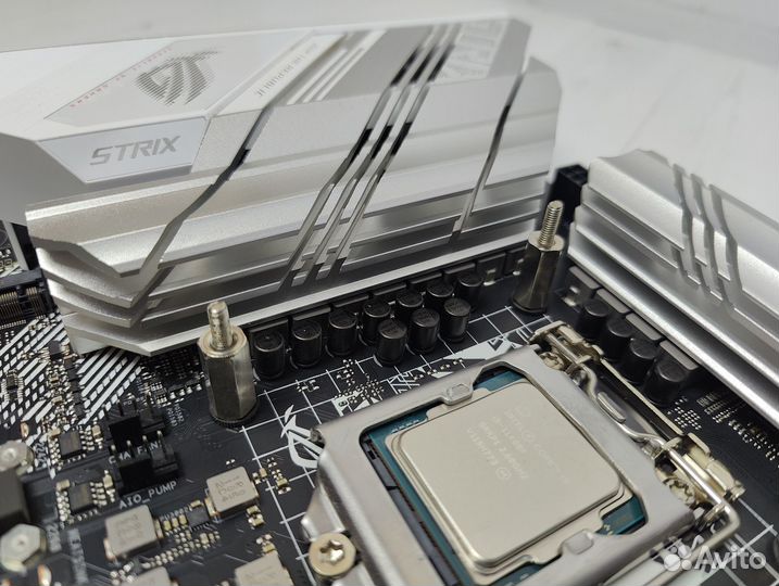 Материнская плата B560 Asus ROG strix Wi-Fi \ 1200