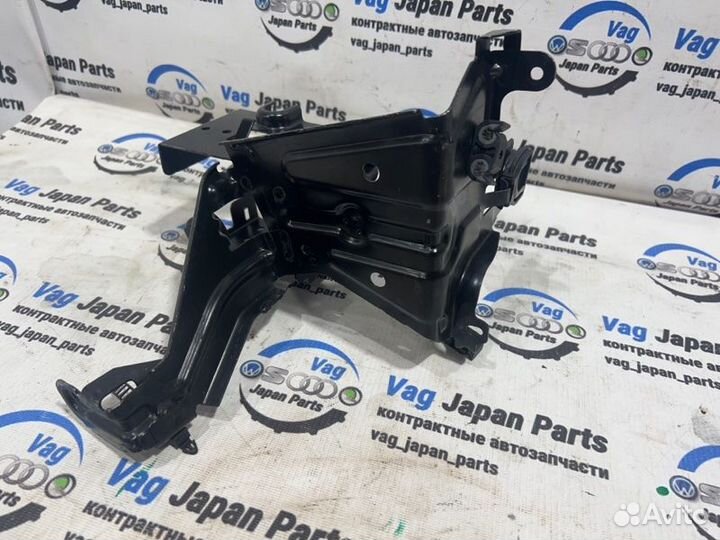 Кронштейн блока ABS Audi A4 B6 ALT 2004