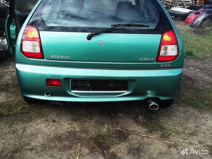 Фонарь задний Mitsubishi Colt