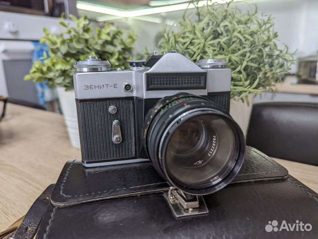 Фотоаппарат Зенит Е, Объектив Гелиос 44-2