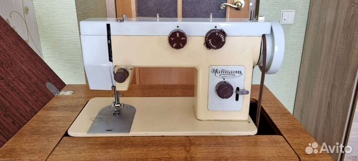 Швейная машина Чайка 143