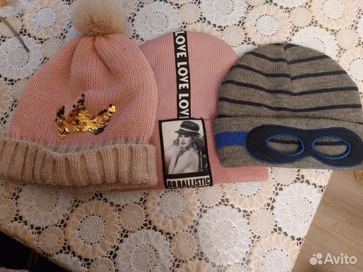 Шапки для девочки зимние и кепки