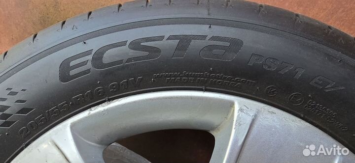 Kumho Ecsta PS71 205/55 R16 94