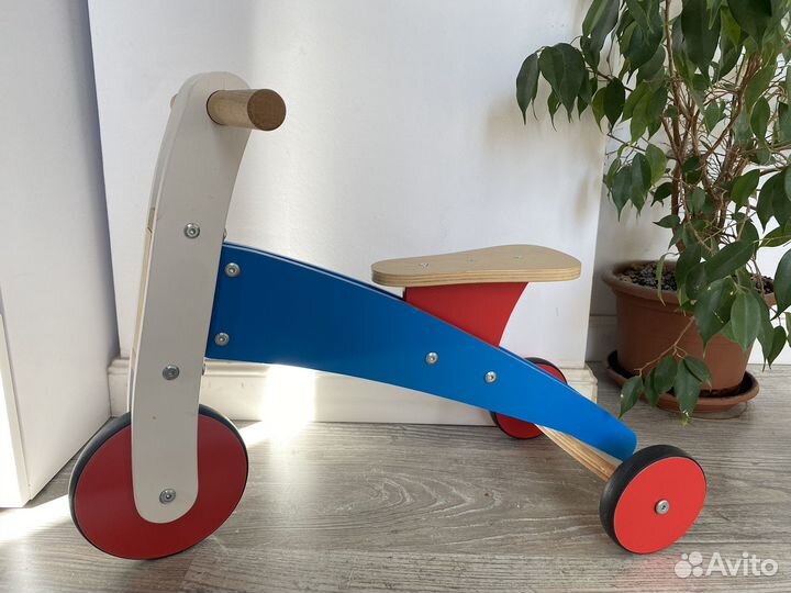 Беговел деревянный