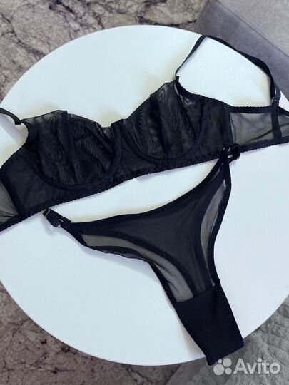 Новый комплект нижнего белья ручной работы