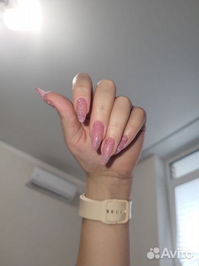 Модель на маникюр