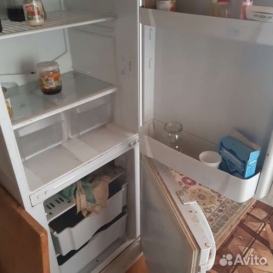 Продам холодильник на запчасти