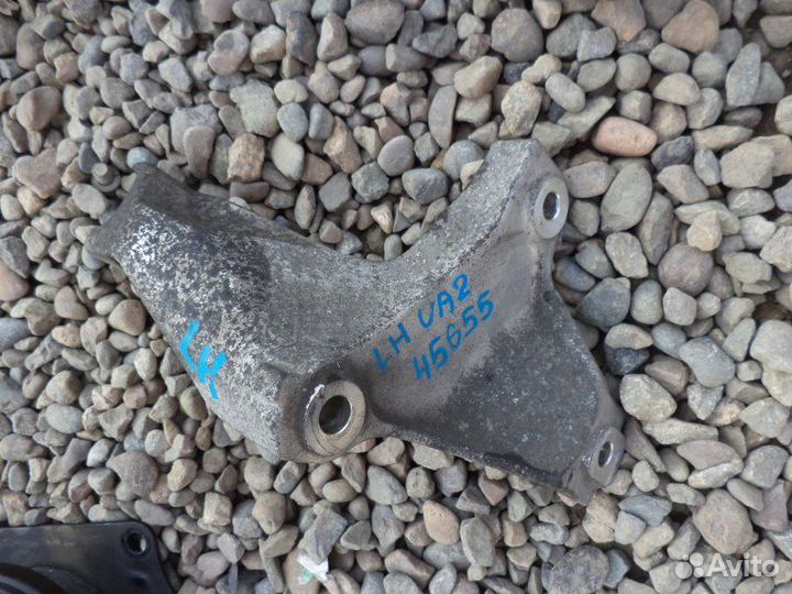 Кронштейн опоры двигателя левый Honda Inspire UA2