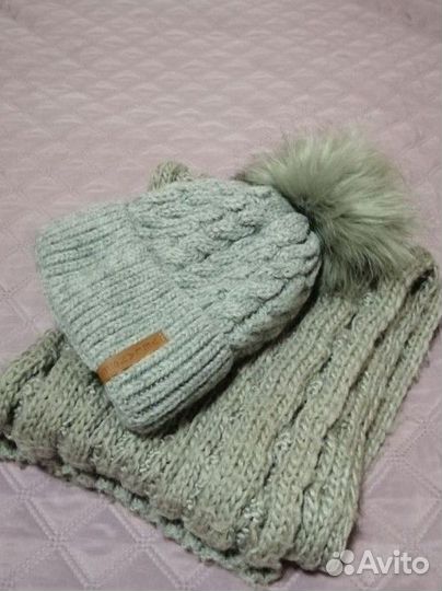 Зимняя шапка с шарфом