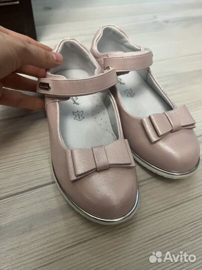 Туфли для девочки новые 29 размер