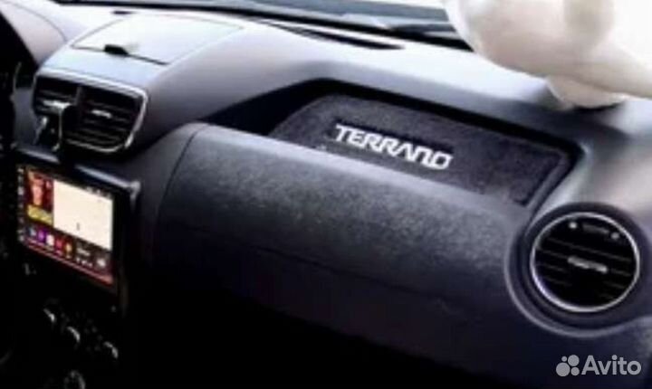 Коврик на панель приборов Nissan Terrano