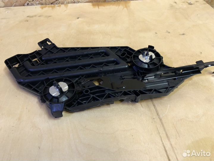 Крепление фары octavia