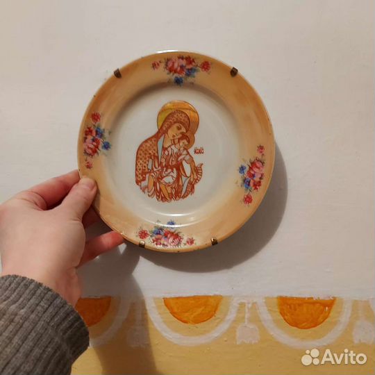 Тарелка декоративная настенная Божья матерь