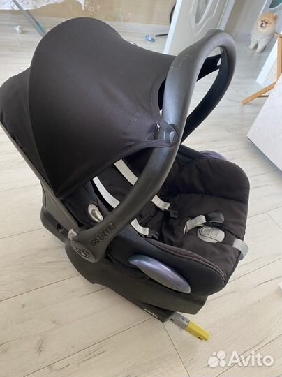 Автокресло люлька Maxi cosi Cabriofix с базой