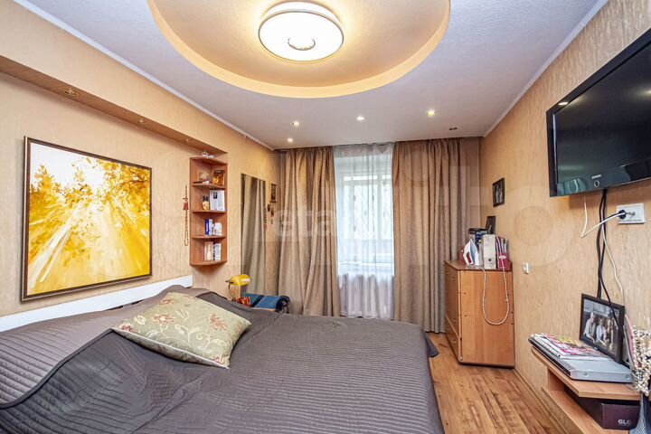 4-к. квартира, 90 м², 1/5 эт.