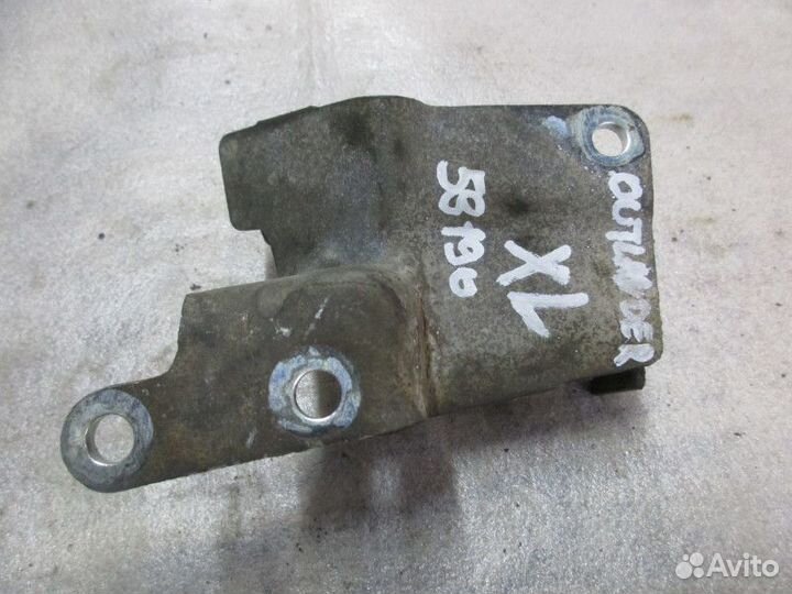 Кронштейн тросов кпп Mitsubishi Outlander XL (CW)